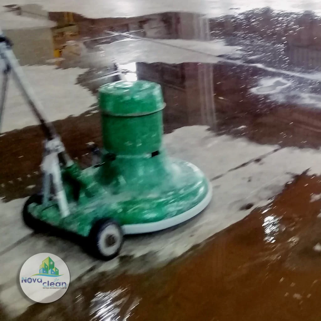 limpeza de piso industrial